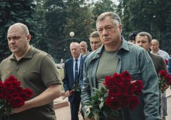Марат Хуснуллин посетил Курскую область, возложил цветы на мемориале и обсудил компенсации жителям