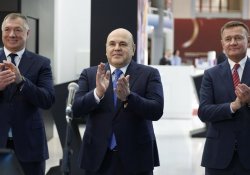 Михаил Мишустин выступил на форуме «Транспорт России» и вручил государственные награды лучшим специалистам отрасли
